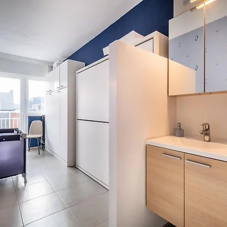 Vitalo 401 With Sea View Located On The Dike, Cleaning Included Koksijde