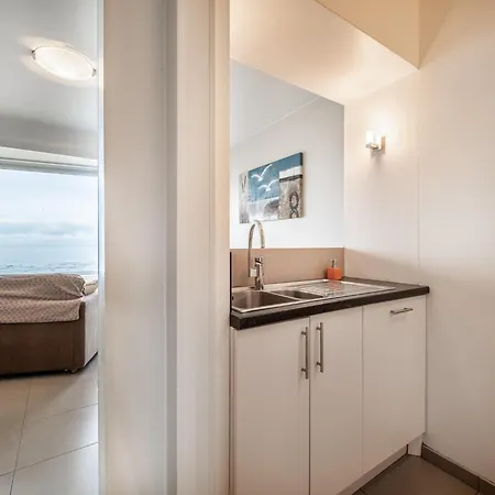Vitalo 401 With Sea View Located On The Dike, Cleaning Included Apartment Koksijde