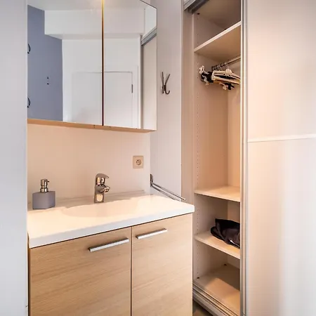 Vitalo 401 With Sea View Located On The Dike, Cleaning Included Apartment Koksijde